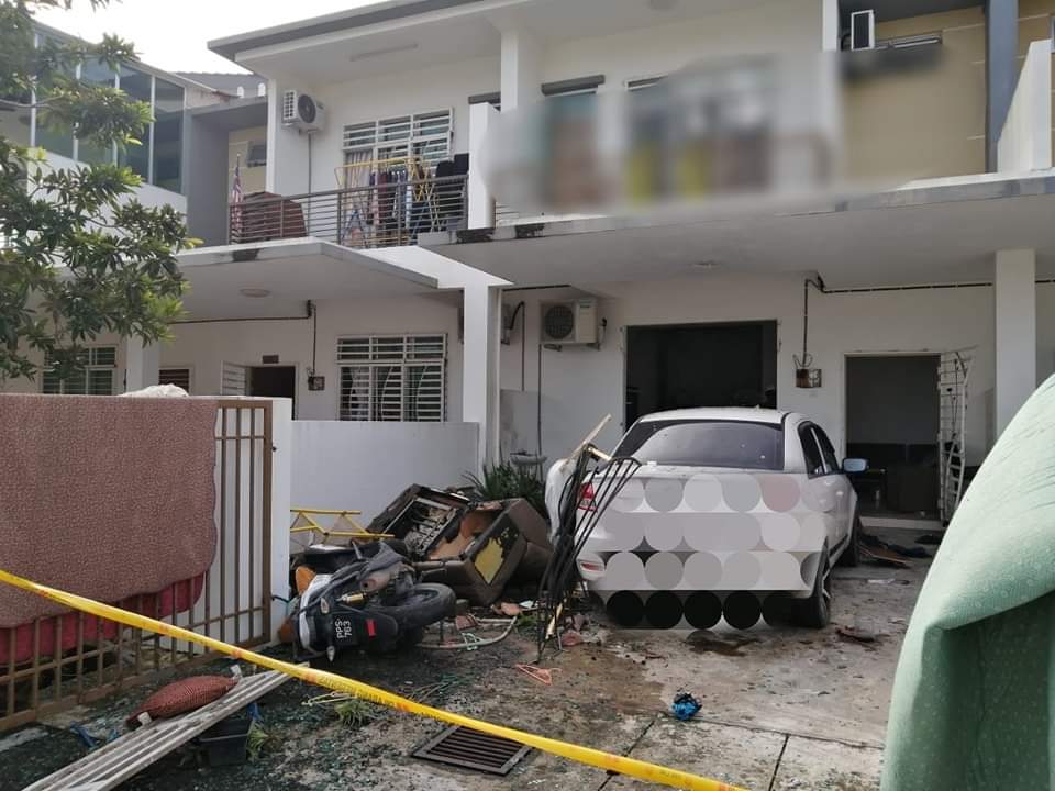 (全国版)住家煤气桶突然爆炸,造成一名女子被炸伤。