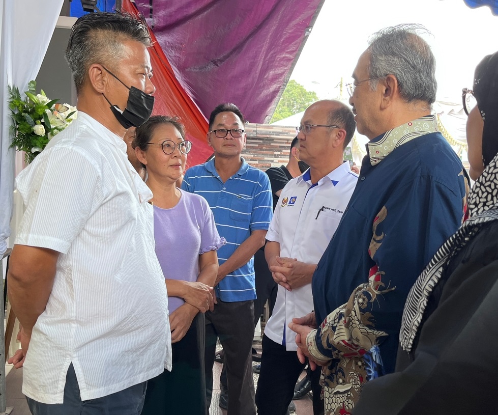 （全国版）甲州元首慰问2家死者家属