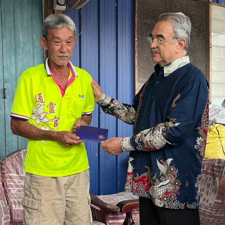 （全国版）甲州元首慰问2家死者家属