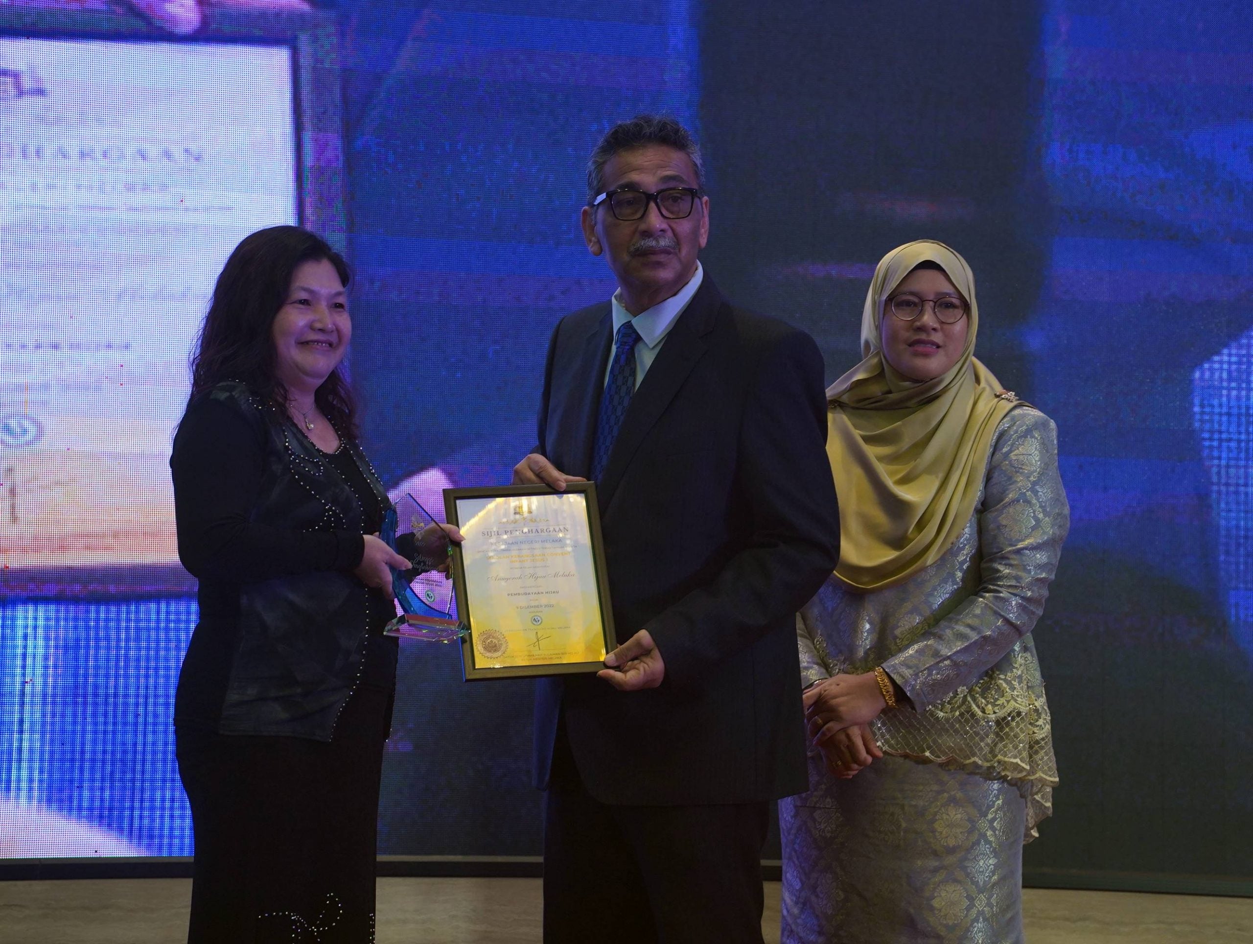 （古城封面副文）莱斯雅欣建议所有州政府建筑物安装太阳能电板