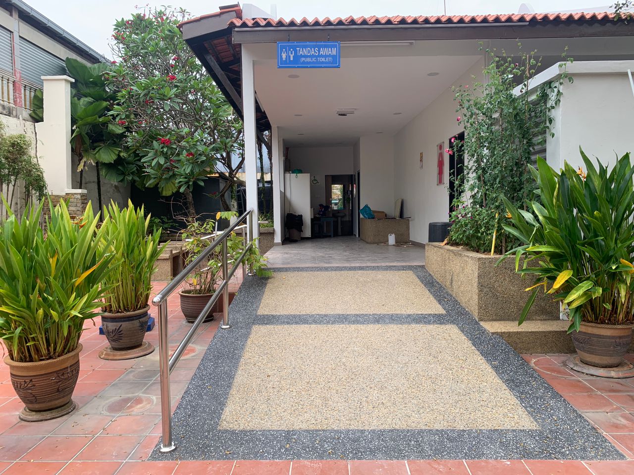 (古城第三版主文)鸡场街世遗公园提升工程已进入尾声,有望在农历新年前全新面世亮相