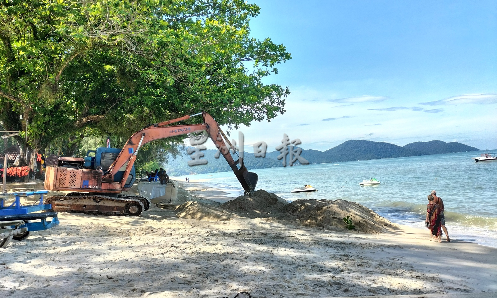 (大北马)峇都丁宜金沙滩沙袋墙坍塌 影响美观存安全隐忧 游客却步
