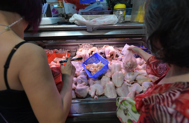 供应量未全面恢复 活鸡货少成本涨 摊贩收入受影响