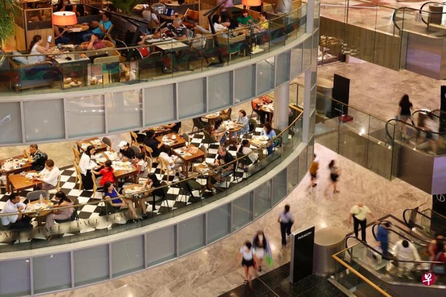 (已签发)柔:狮城二三事:调查:应对通胀压力,35%狮城受访者过去半年减少在外用餐