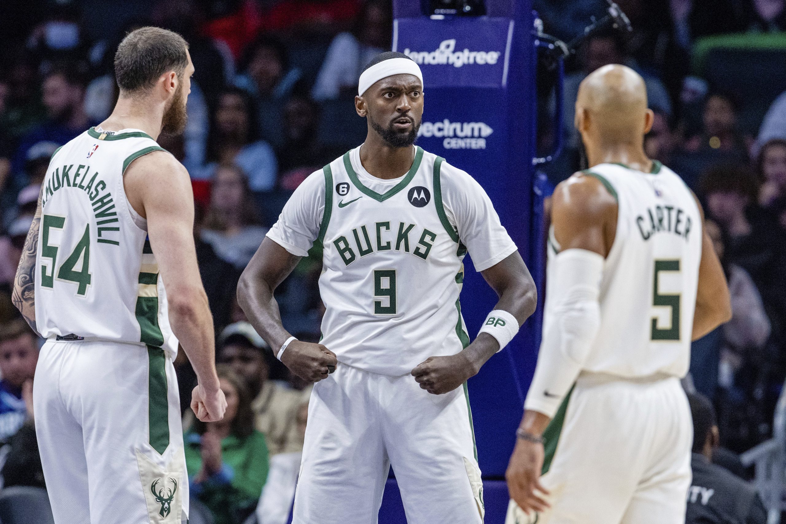 NBA|队史首度2人各轰8记三分弹 勇士射落火箭主场10连胜