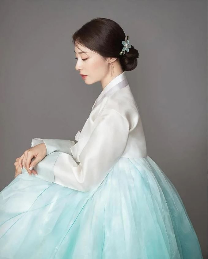 T-ara芝妍出阁  绝美婚纱曝光