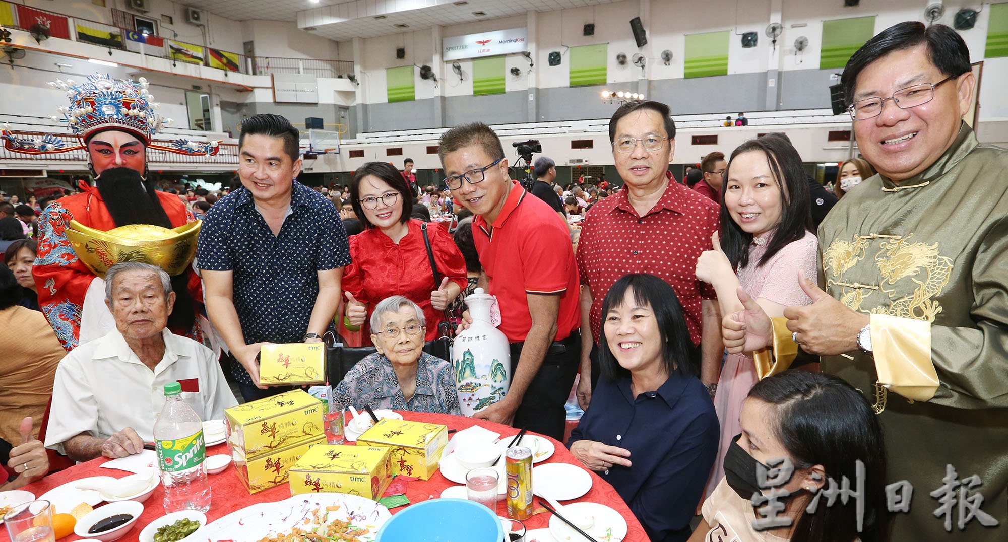 120老宝宝欢聚 松鹤之夜福气满满