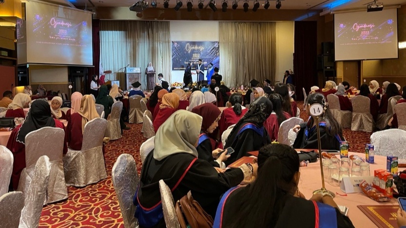 12/1(大都会)校园记事:毕业典礼贵在哪里?