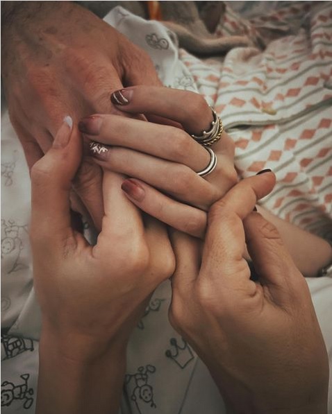 16岁网红罹罕见骨癌 奋战4年家属证实死讯