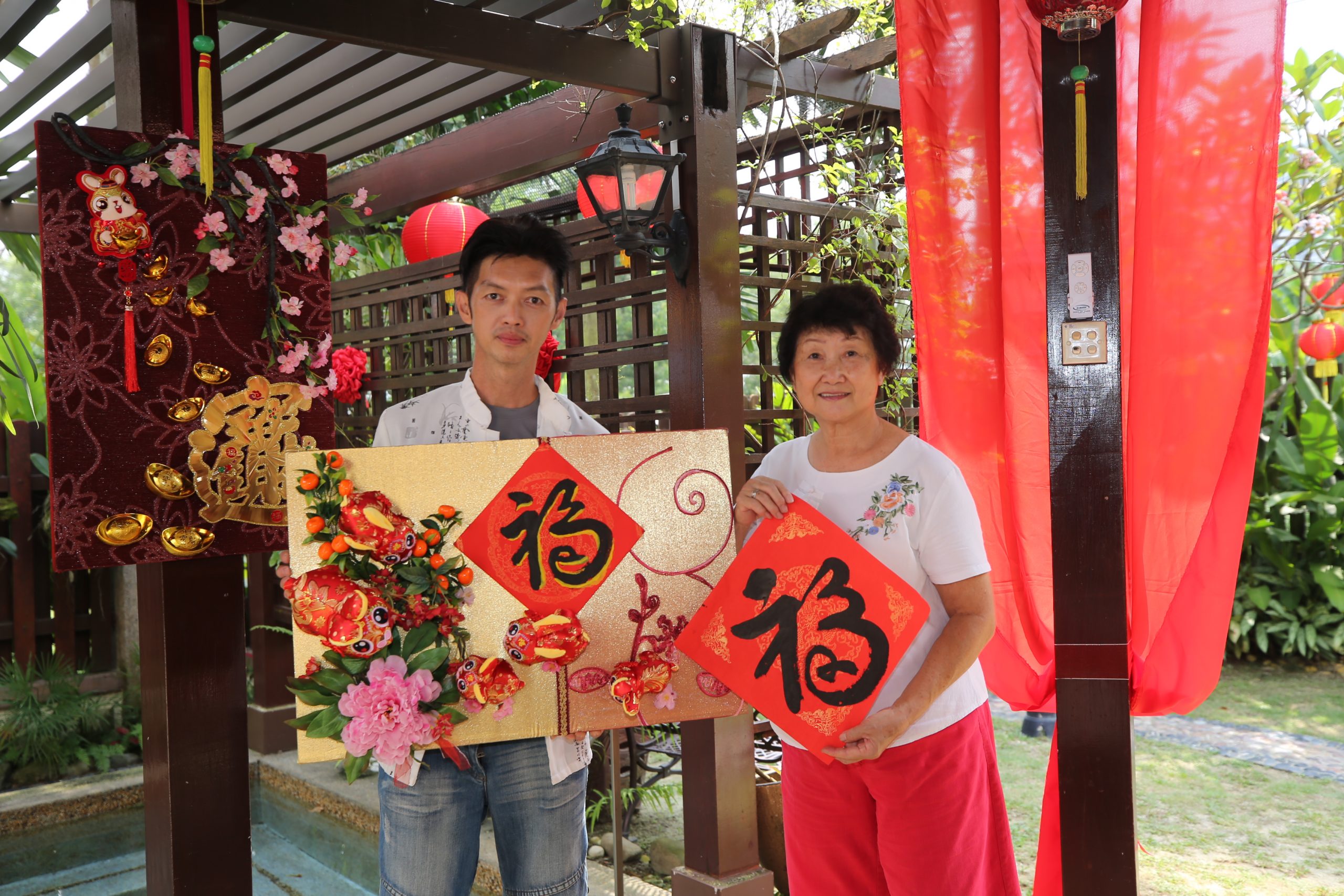 1月28日见报-大都会/新年-属兔长者DIY新年装饰