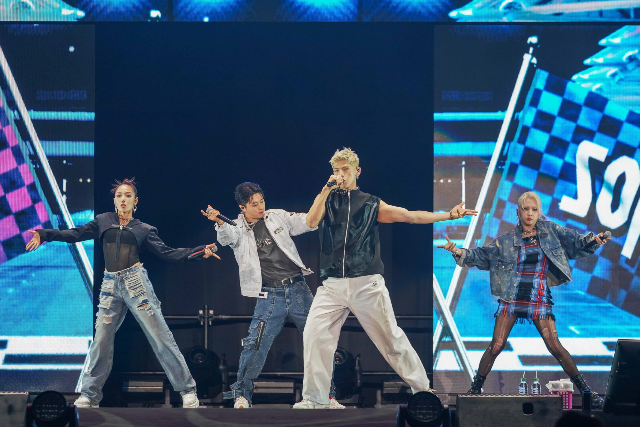 4组韩团接力唱响韩流音乐节 NCT DREAM为再来马留伏笔