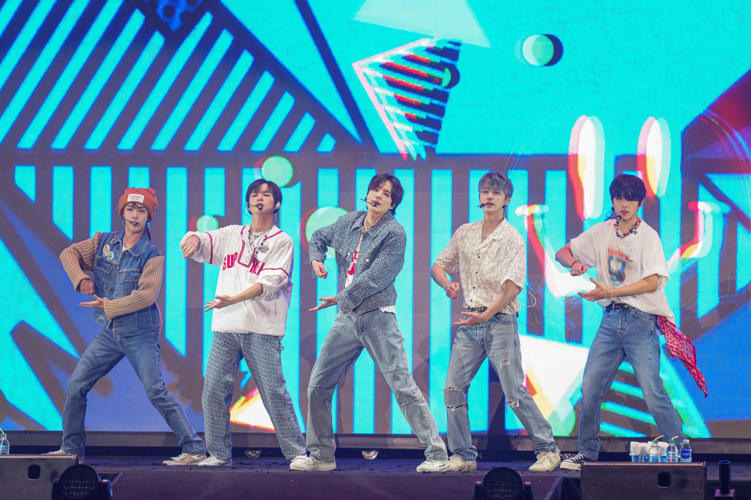 4组韩团接力唱响韩流音乐节 NCT DREAM为再来马留伏笔