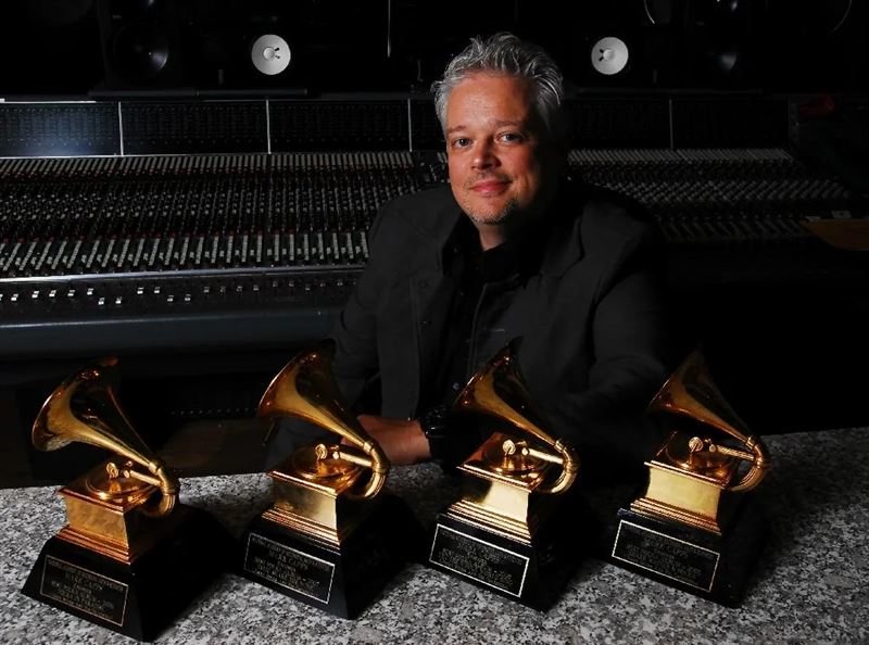 54岁格林美奖得主持枪威胁妻女 遭警方射杀