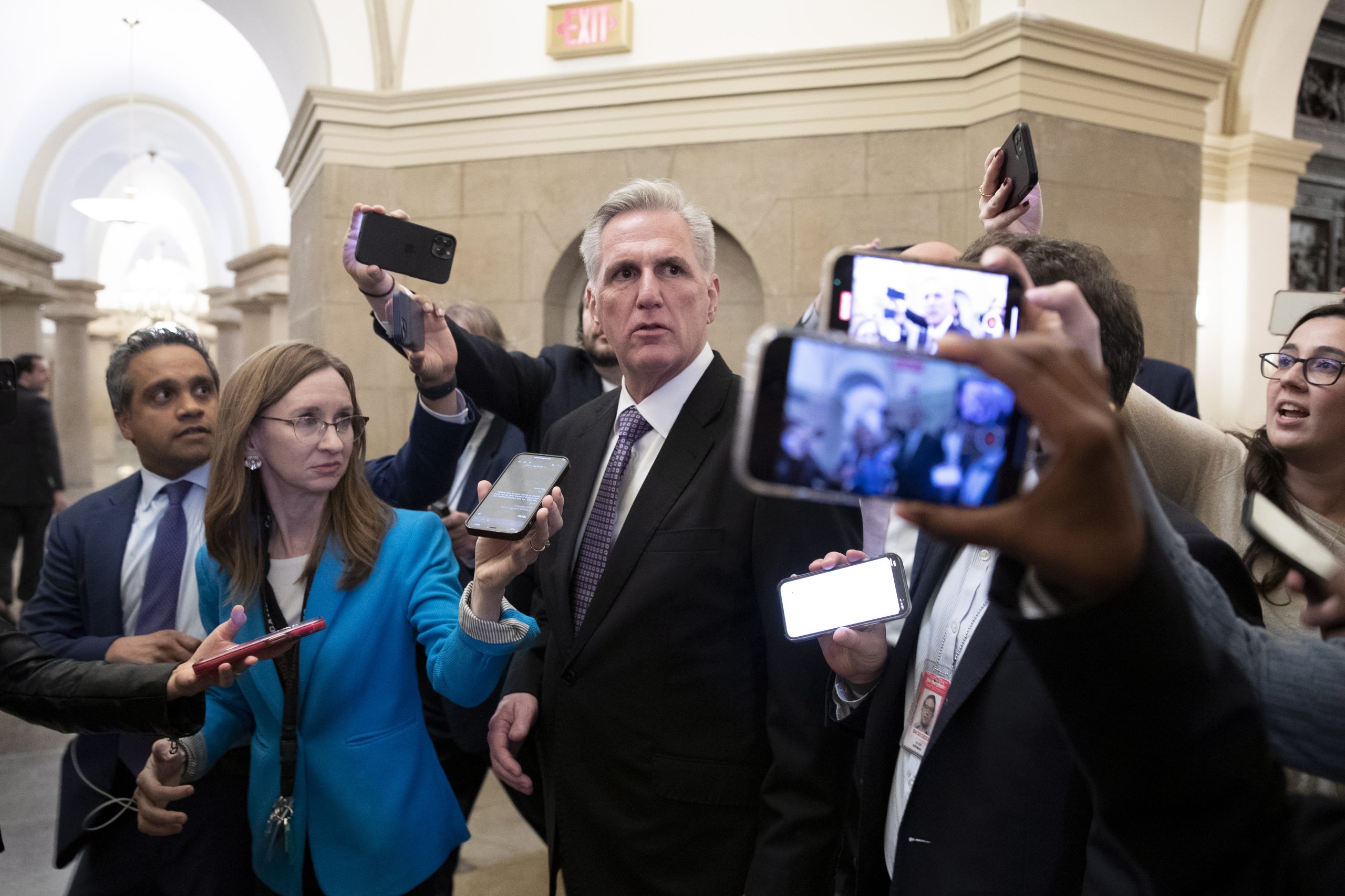 6轮投票众议院仍未选出议长 拜登:僵局令人尴尬