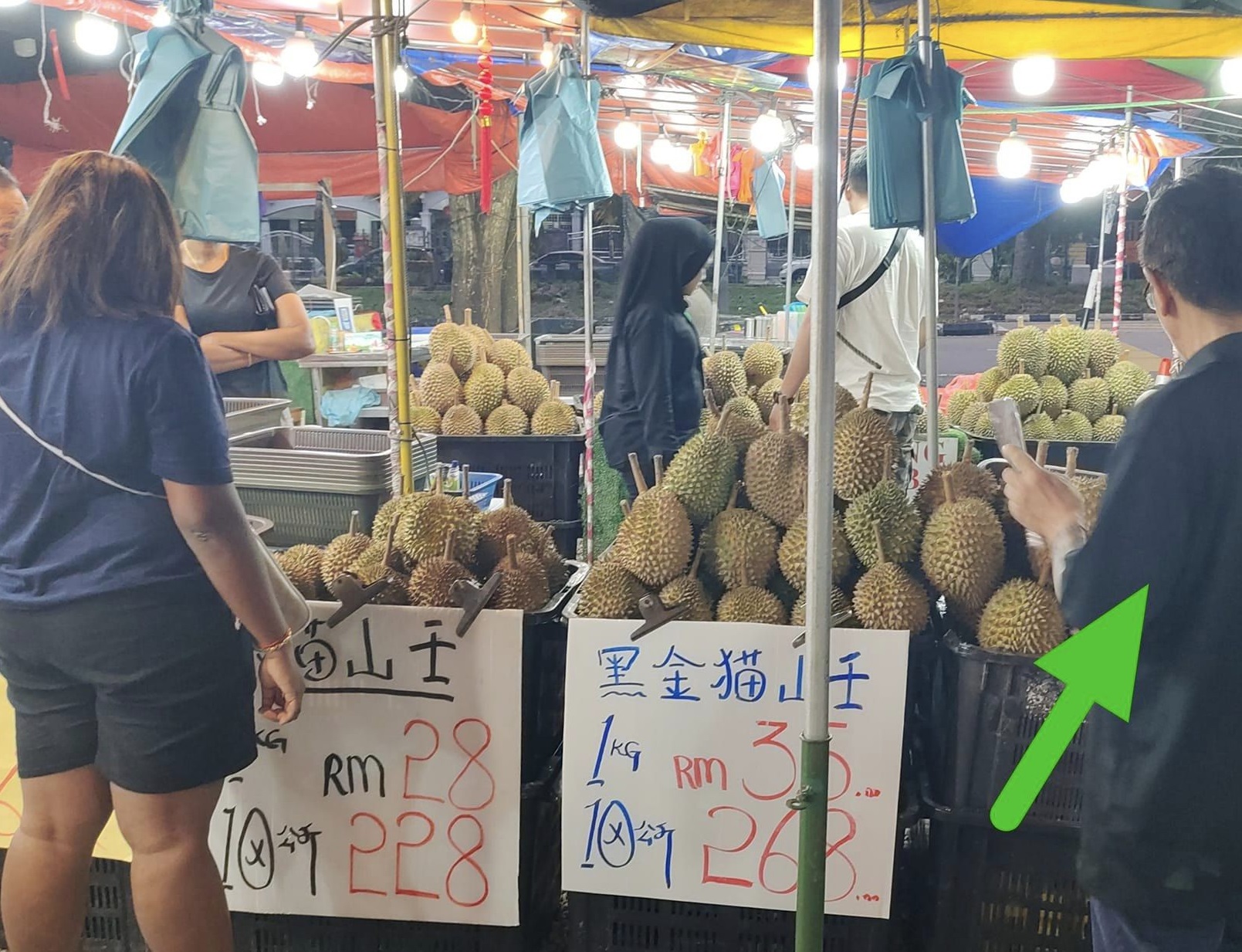 “一公斤RM38榴梿不是包换的吗?”顾客怒:下次还是在新加坡吃吧!