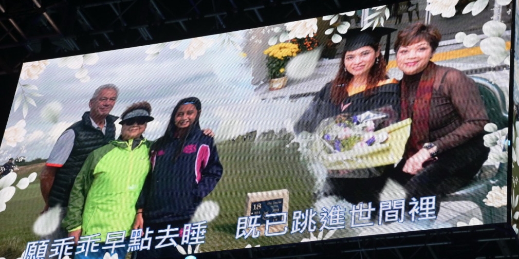 “他永远在我身边” 肥妈为亡夫献唱感触落泪