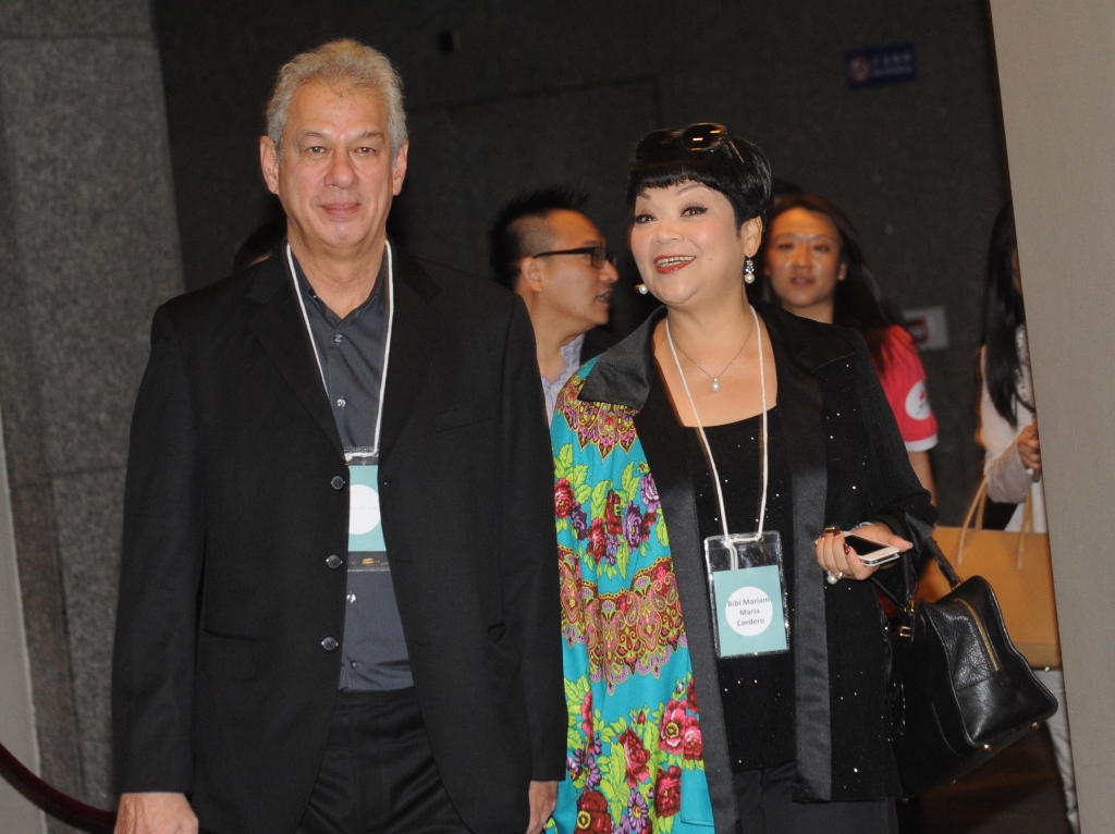 “他永远在我身边” 肥妈为亡夫献唱感触落泪