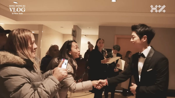 “你长得很像文森佐” 剧迷竟没认出宋仲基