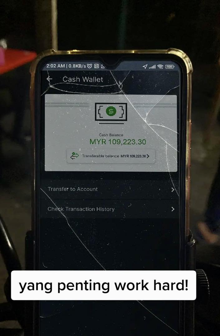 “别看我们穷酸!” 送餐员亮10万收入引惹议