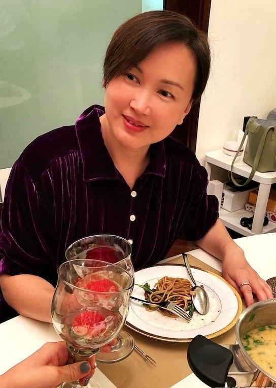 “肥师奶”陈秀雯61岁生日晒自拍 素颜气色红润不排除复出拍戏