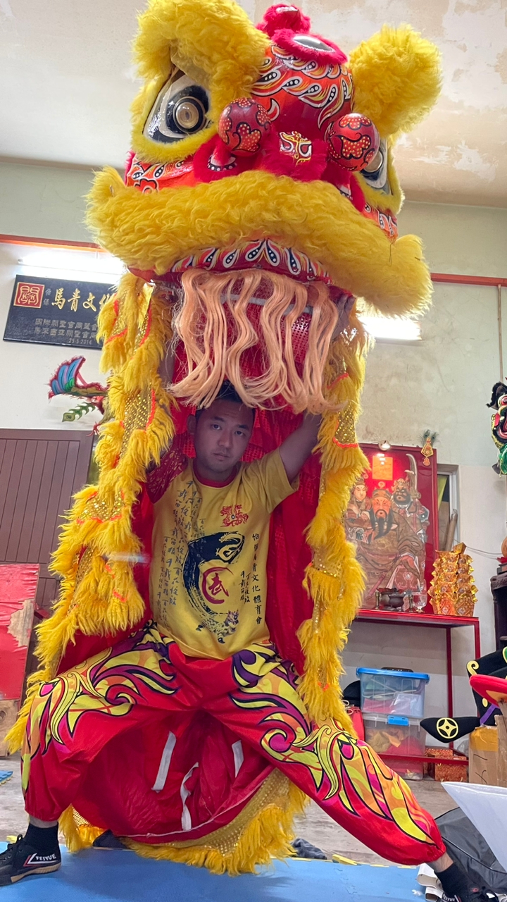 ★26日见报/有故事的人:新年赶场采青