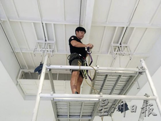 【特技人/02】以命相搏,与死神的距离只有0.1秒