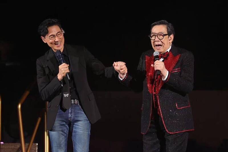 与91岁胡枫一同庆生 陈松伶难掩幸福肥 	