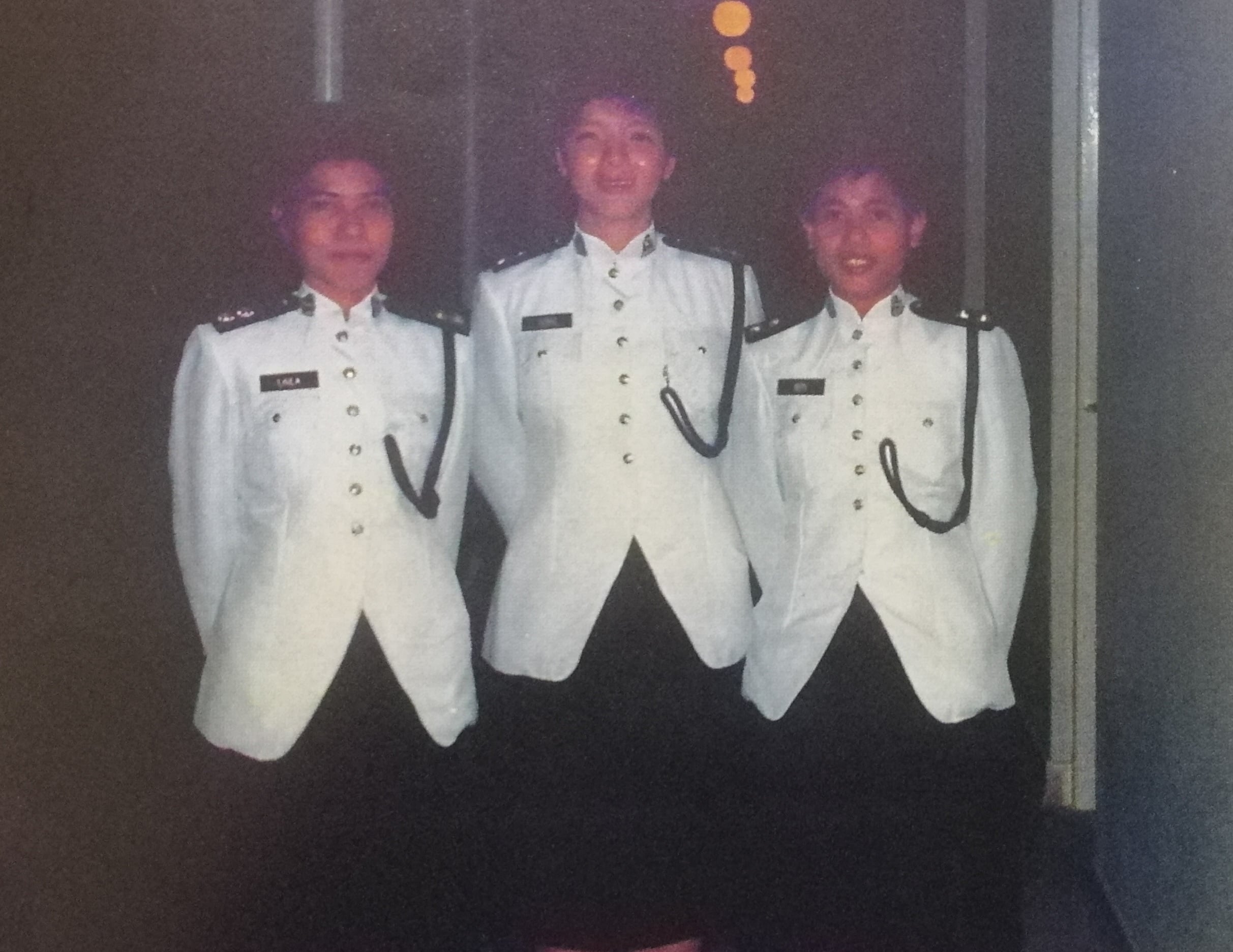 杨丽珠出自传《廉正师姐》,盼鼓励华裔子弟加入警队