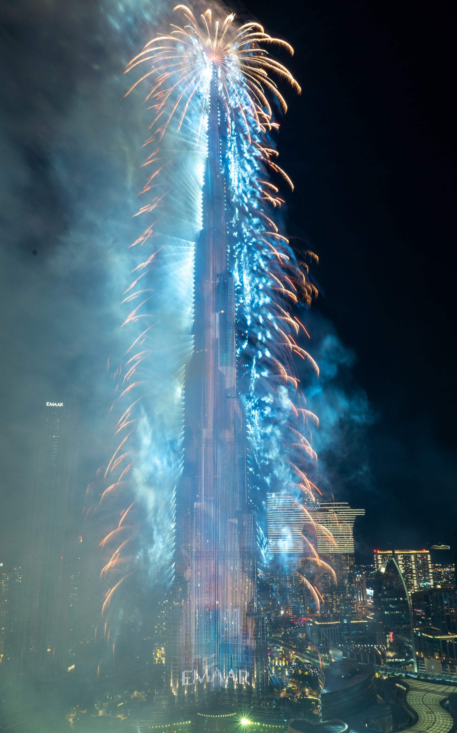 世界各地民众迎接2023年 杜拜40分钟烟火破纪录