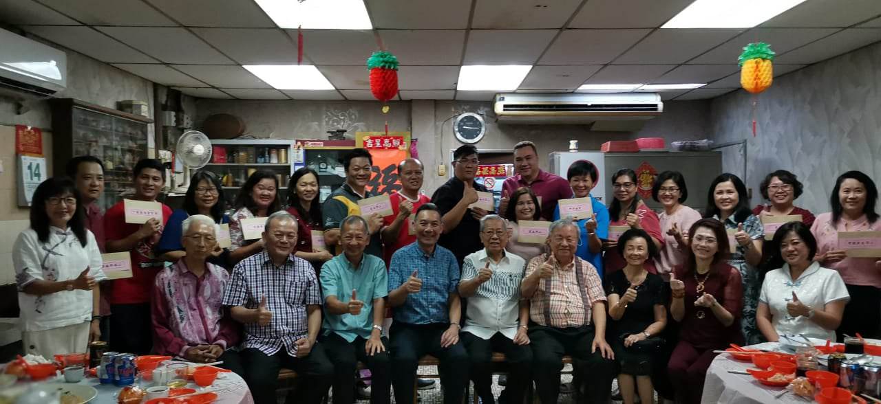 东04:林连玉基金吉兰丹联络委员会主席拿督黄保俊强调,多位丹州热心华教教育者先后获得林连玉精神奖,证明丹州不是文化沙漠,投入华文教育就是延续文化,感谢所有热心华文教育的人士。