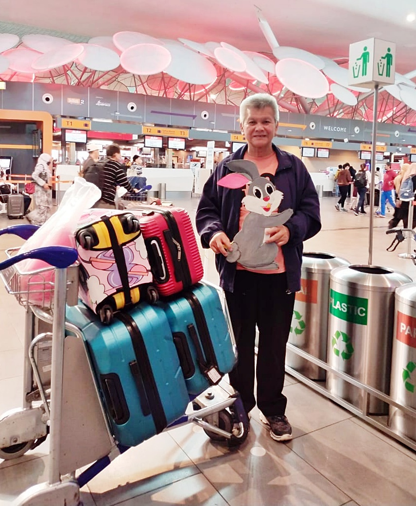 出国迎“猫”年，回国却庆“兔”年！