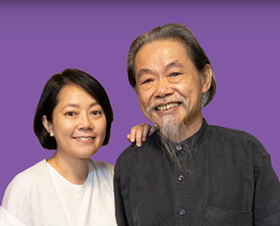 我国水墨画大师叶逢仪和女儿叶健一,慨捐128幅画作为吉兰丹中华独中筹募丹中教育发展基金