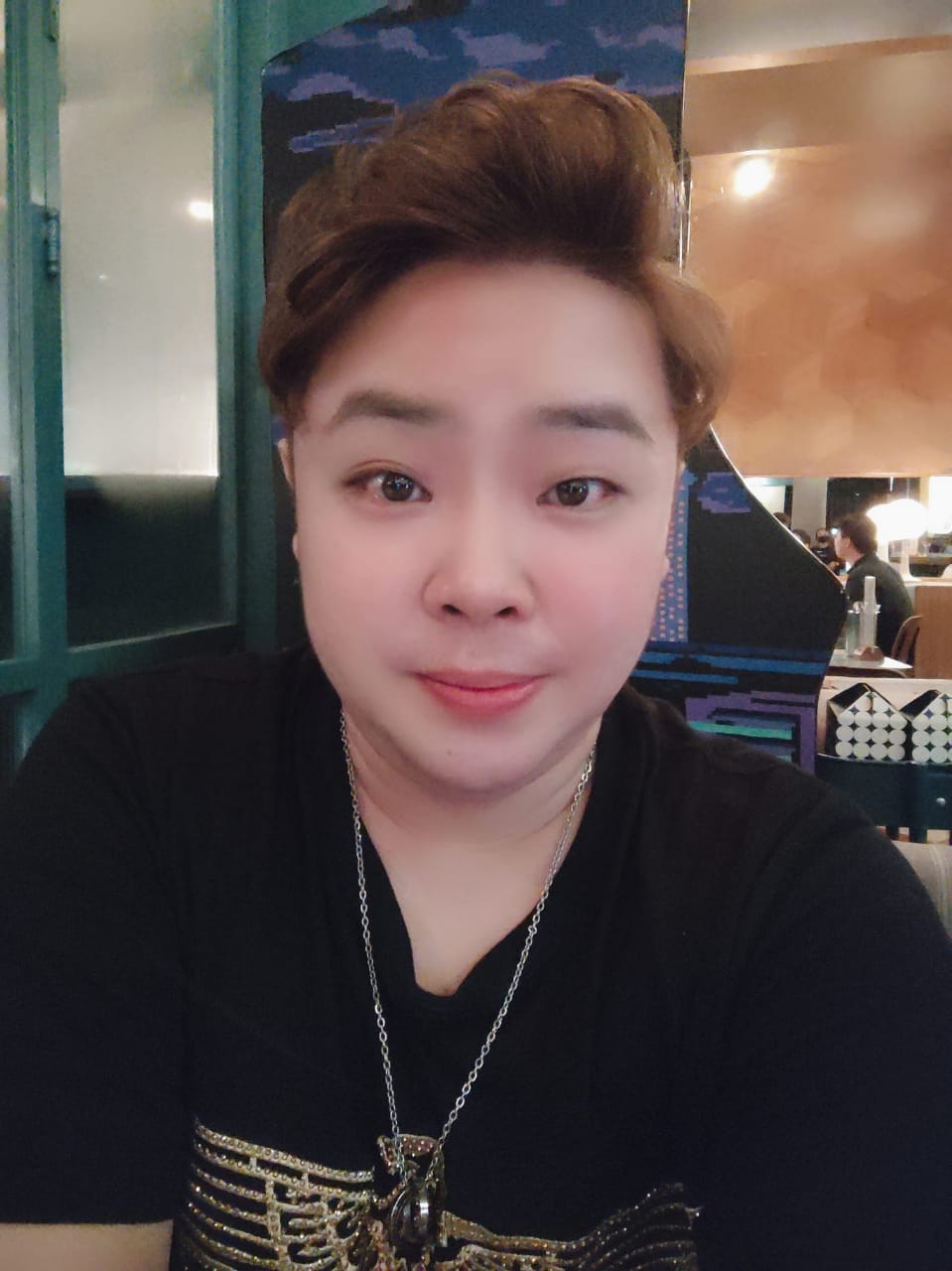 东/有故事的人:坚持理发事业也不忘陪家人-简俊德