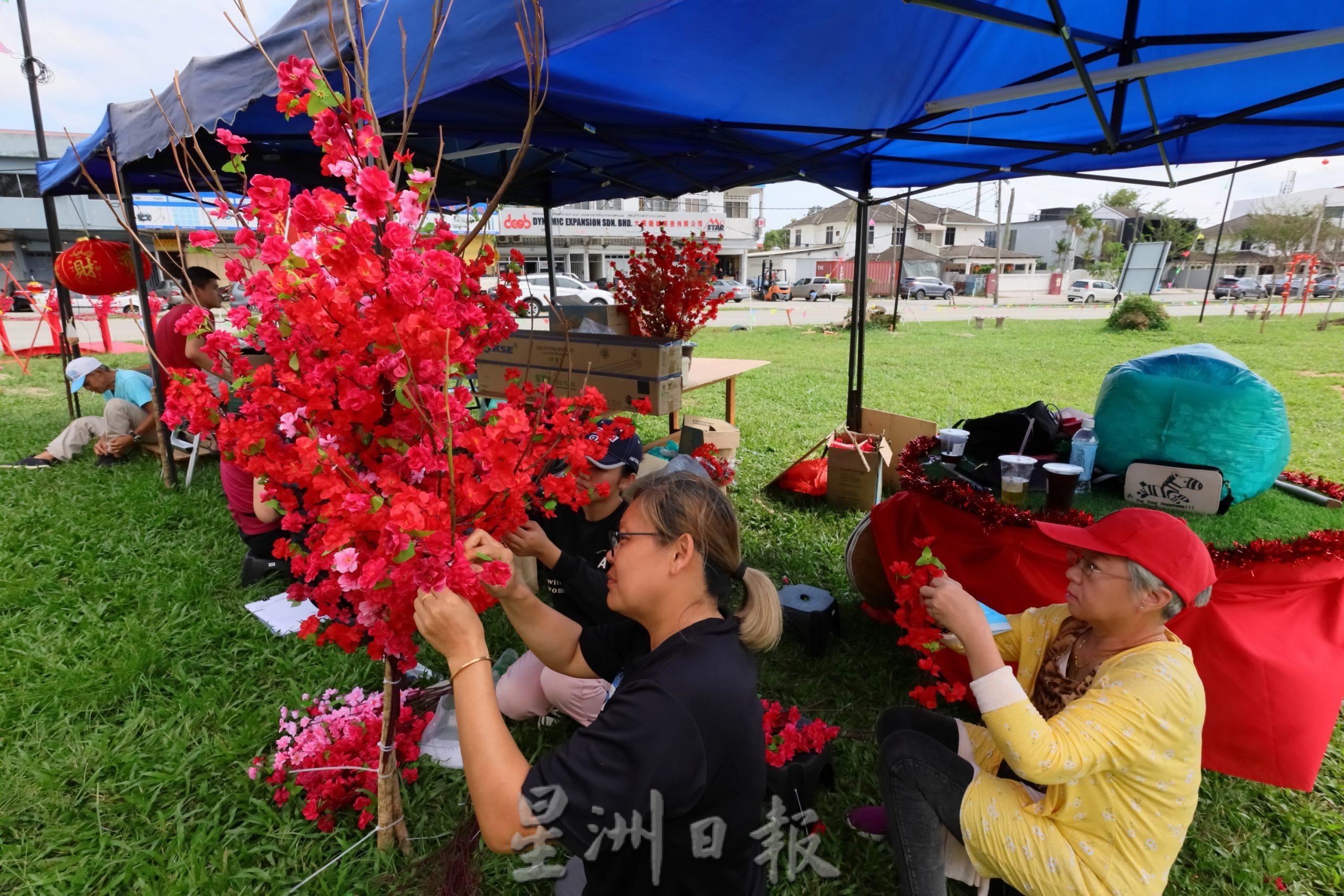东／画页：关丹新年装饰