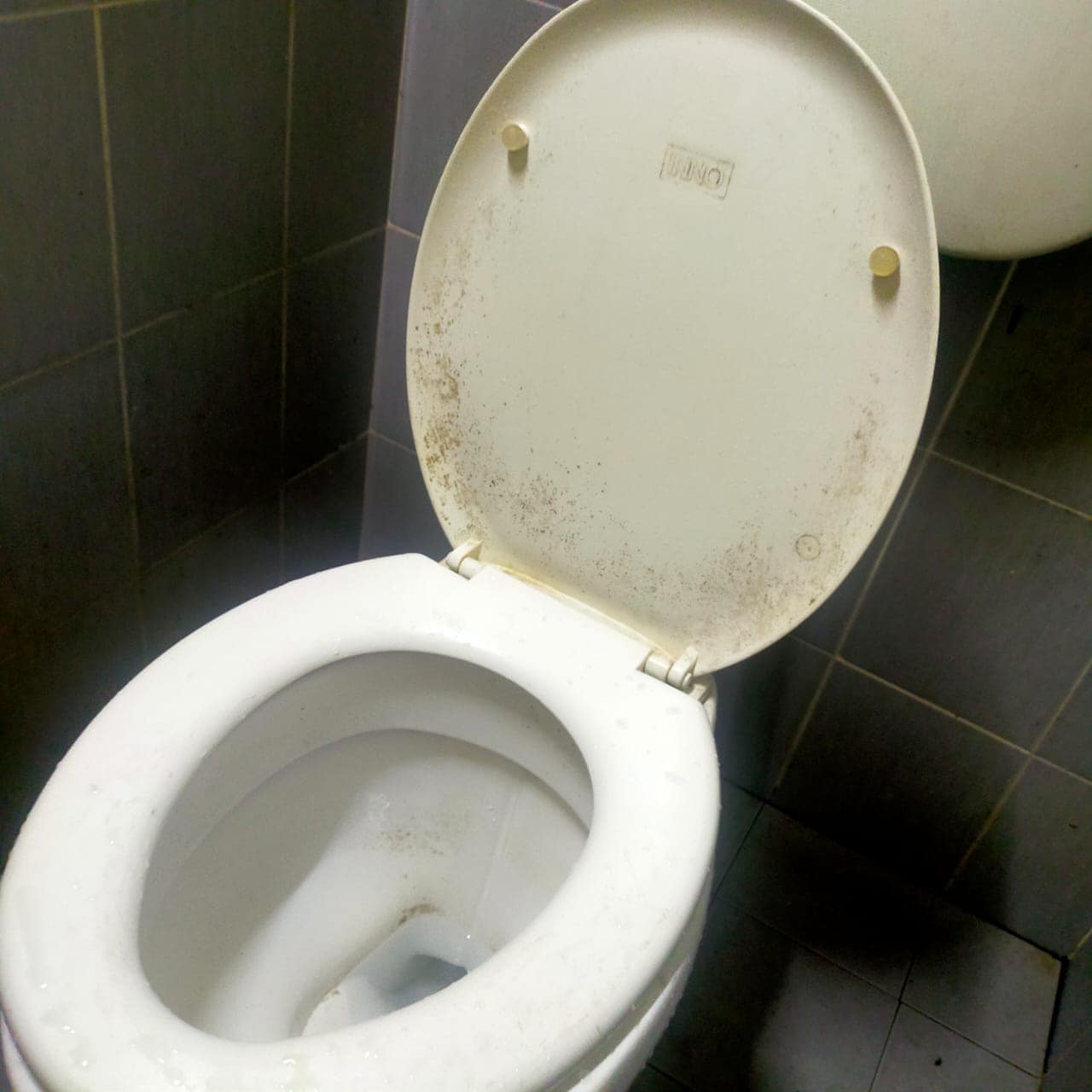 东：关丹食肆卫生情况不理想，关丹市政厅检测10家食肆，7家不合格！