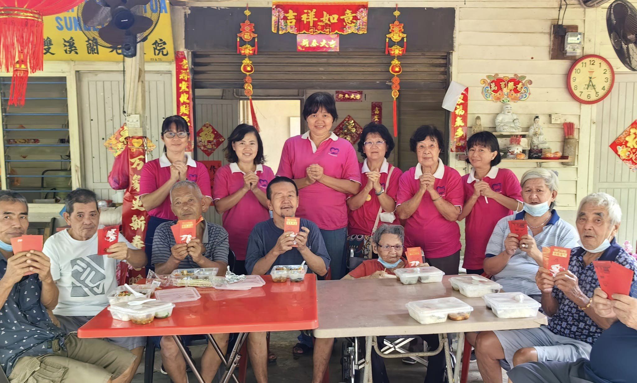 东：劳勿女性社区联盟送暖