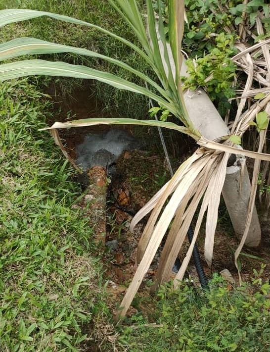 东:文德甲新村春节期间的水压突然变弱,有关当局已经找出根源,是位于前往教师宿舍住宅区的地下大喉管发生破裂导致。