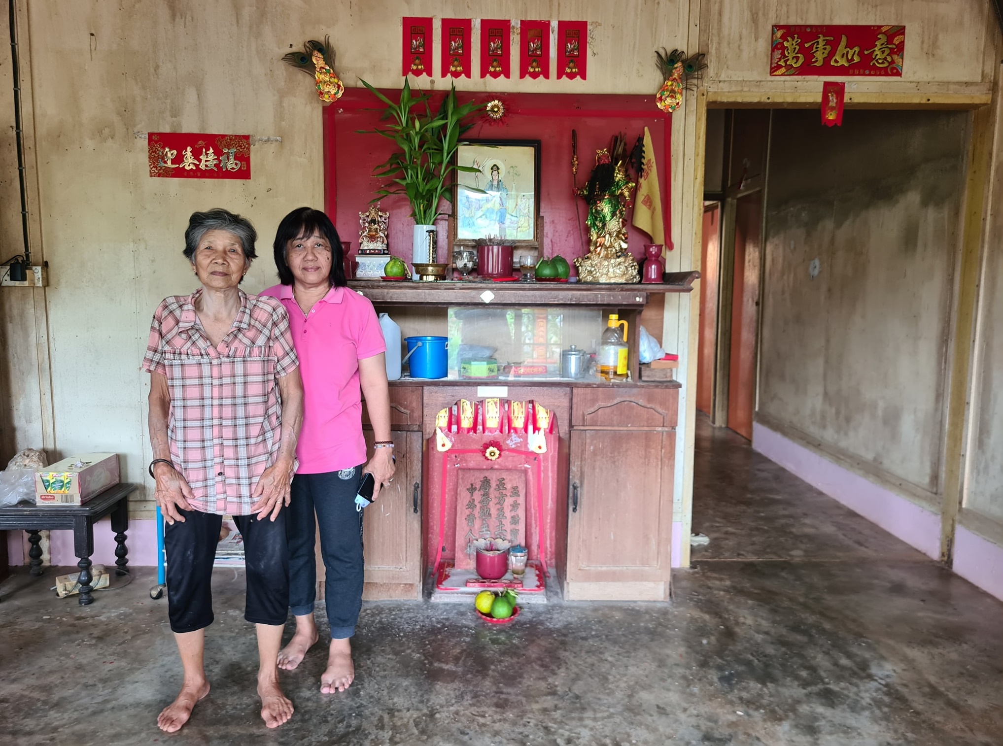 ***东：新年备稿：布赖客家人的年饼记忆。