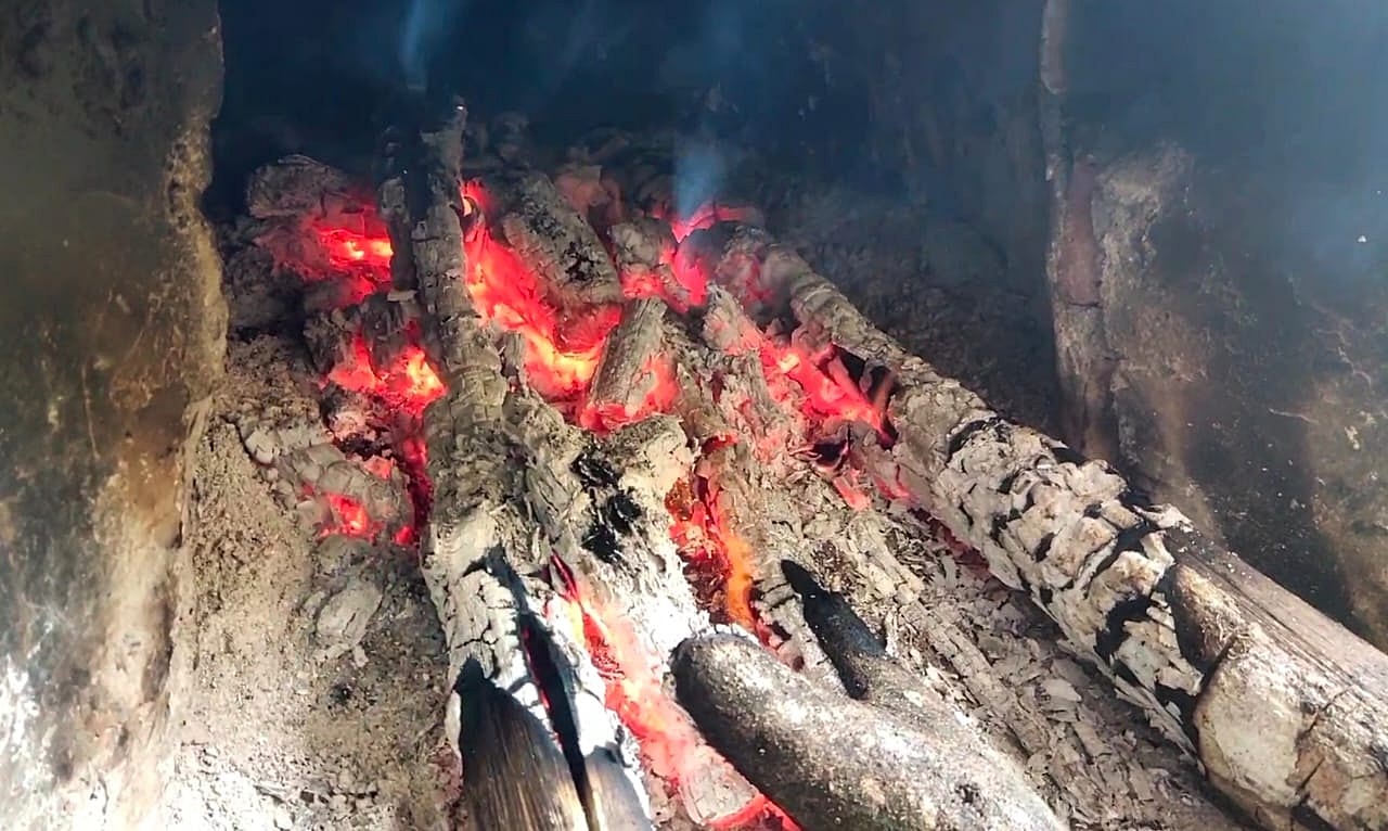 ***东：新年备稿：布赖客家人的年饼记忆。