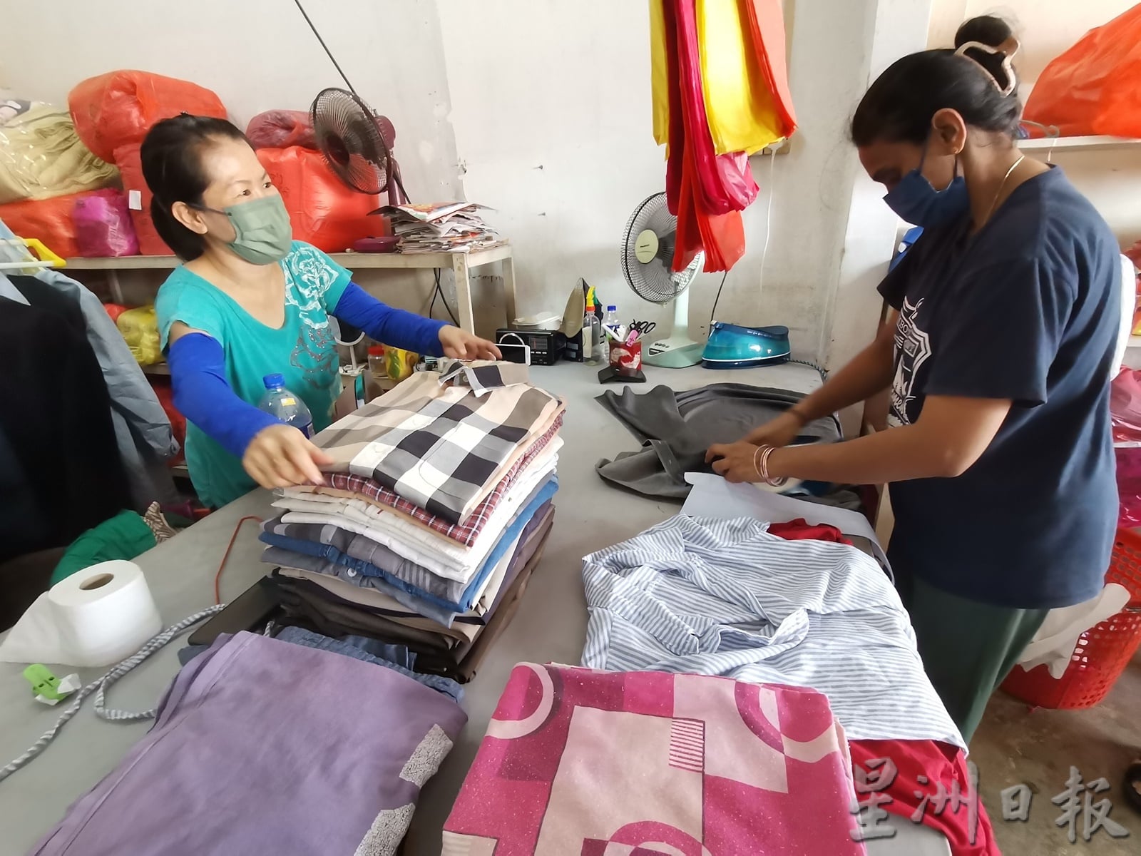 东：新年洗车未到旺季 洗衣店开始热起来 