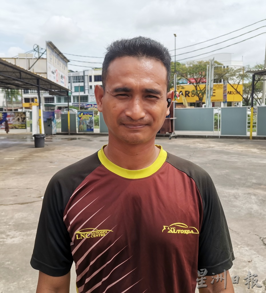 东：新年洗车未到旺季 洗衣店开始热起来 