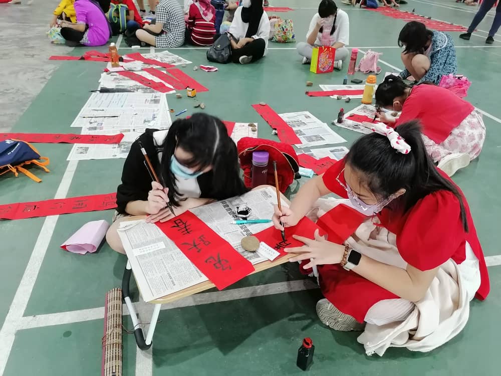 东:杨月明:常练习打好基础,让书法艺术得以传承。