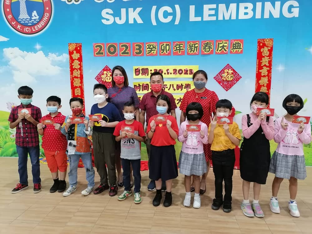 东:杨月明:常练习打好基础,让书法艺术得以传承。