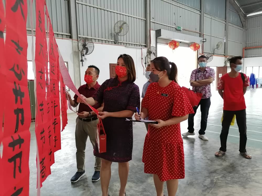 东:杨月明:常练习打好基础,让书法艺术得以传承。