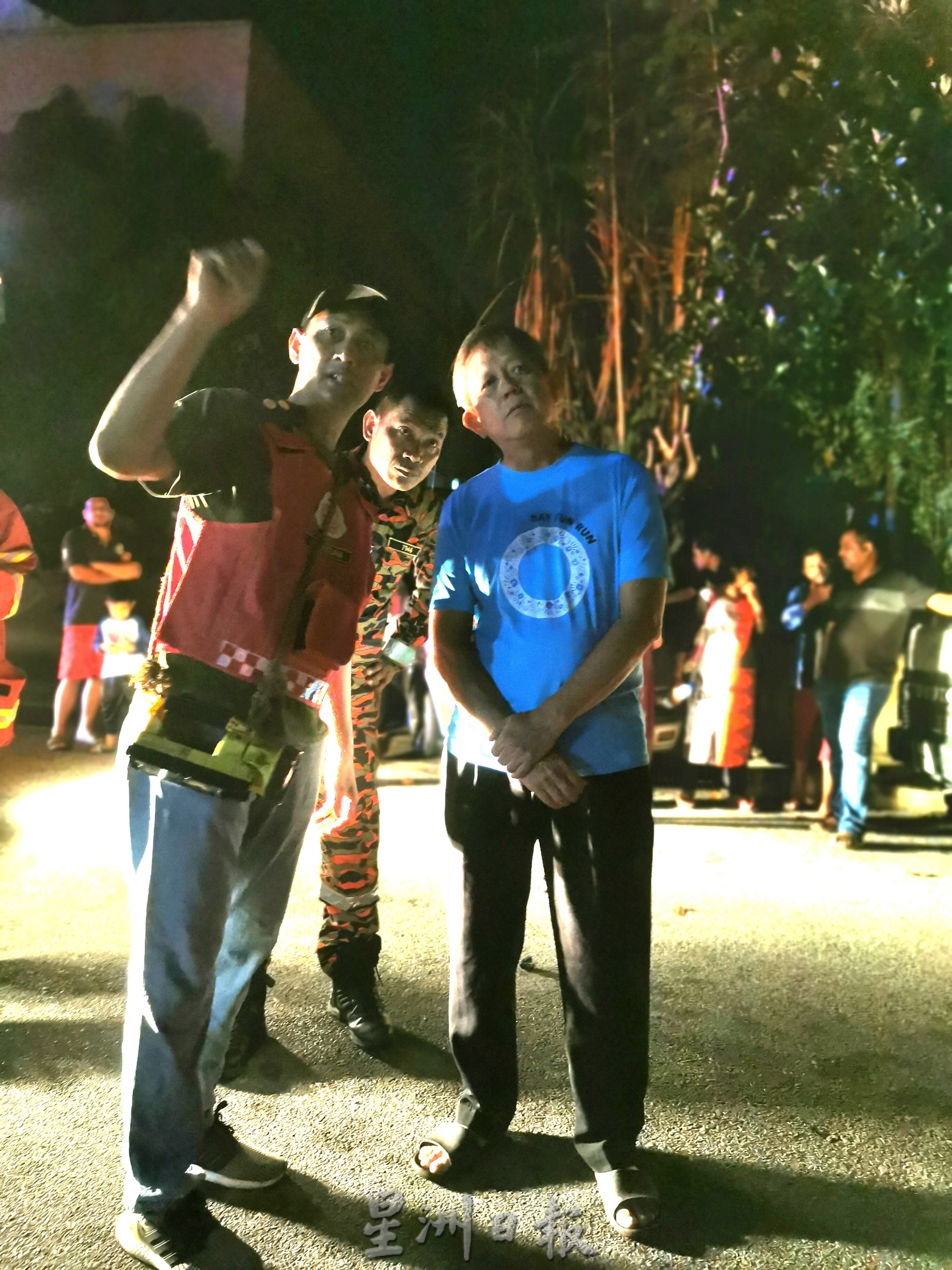 东:淡马鲁一双层排屋住家遭祝融光顾,庆幸发现的早没殃及其他住家,也没造成任何人受伤。