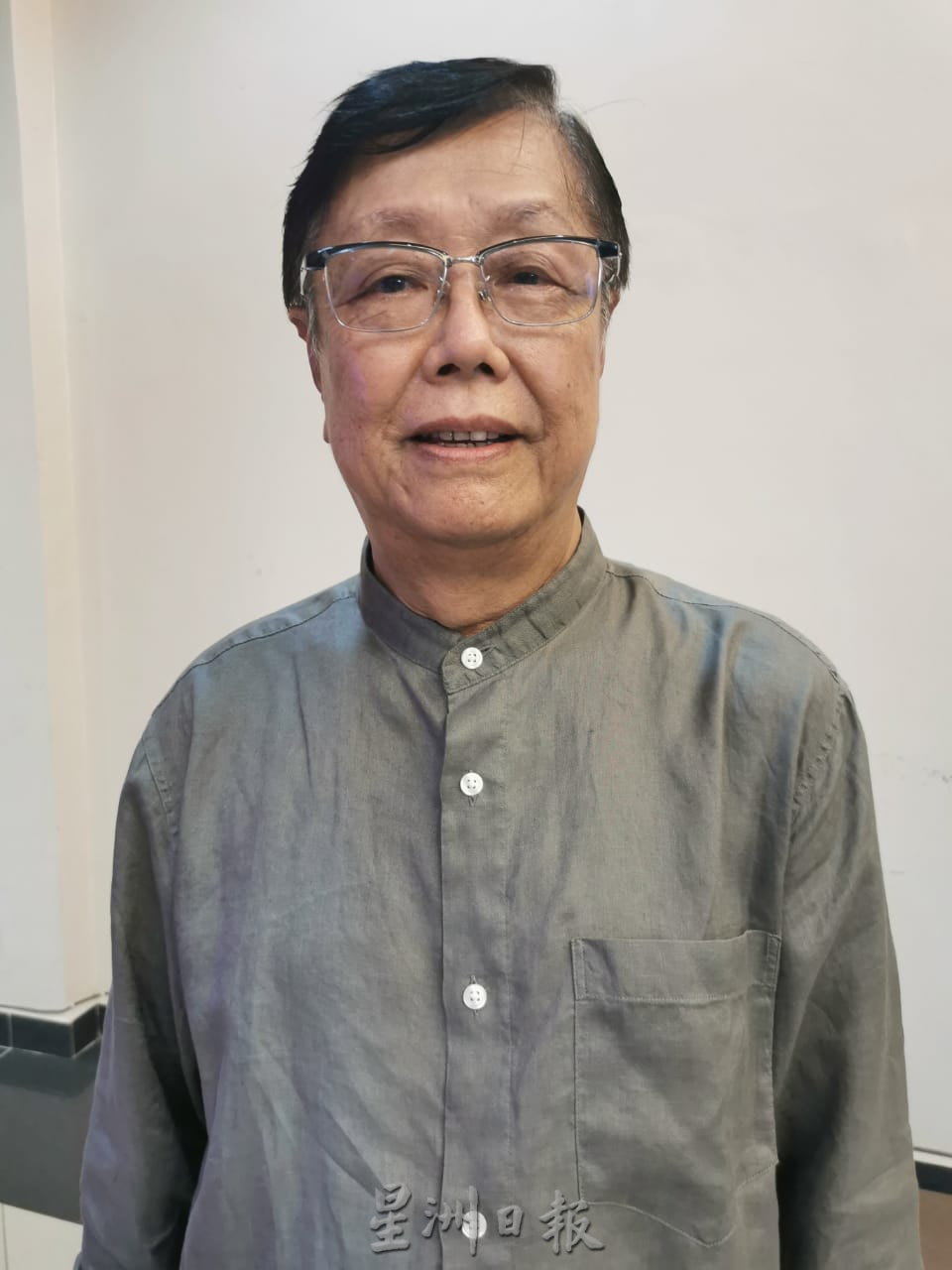 东:瓜登唐人街却静悄悄,街头巷尾不见任何新年装饰,只有破损褪色的灯笼依然高高挂,