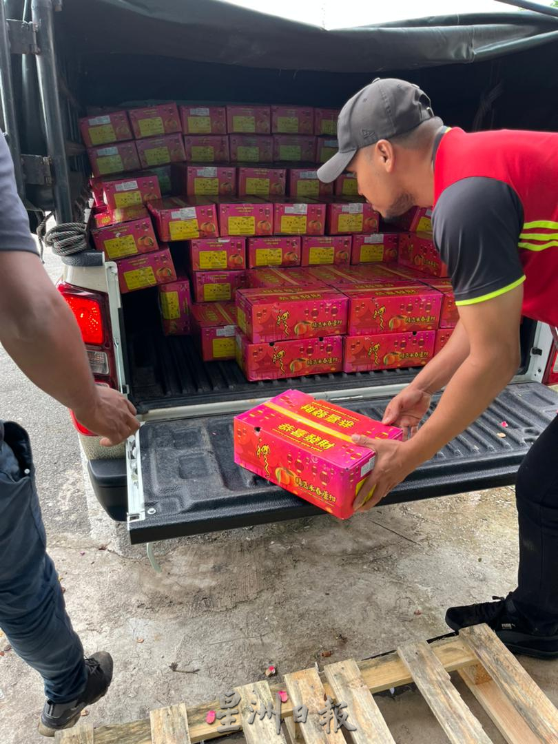 东：顾客喜爱最后一分钟选购，年柑买气慢热。