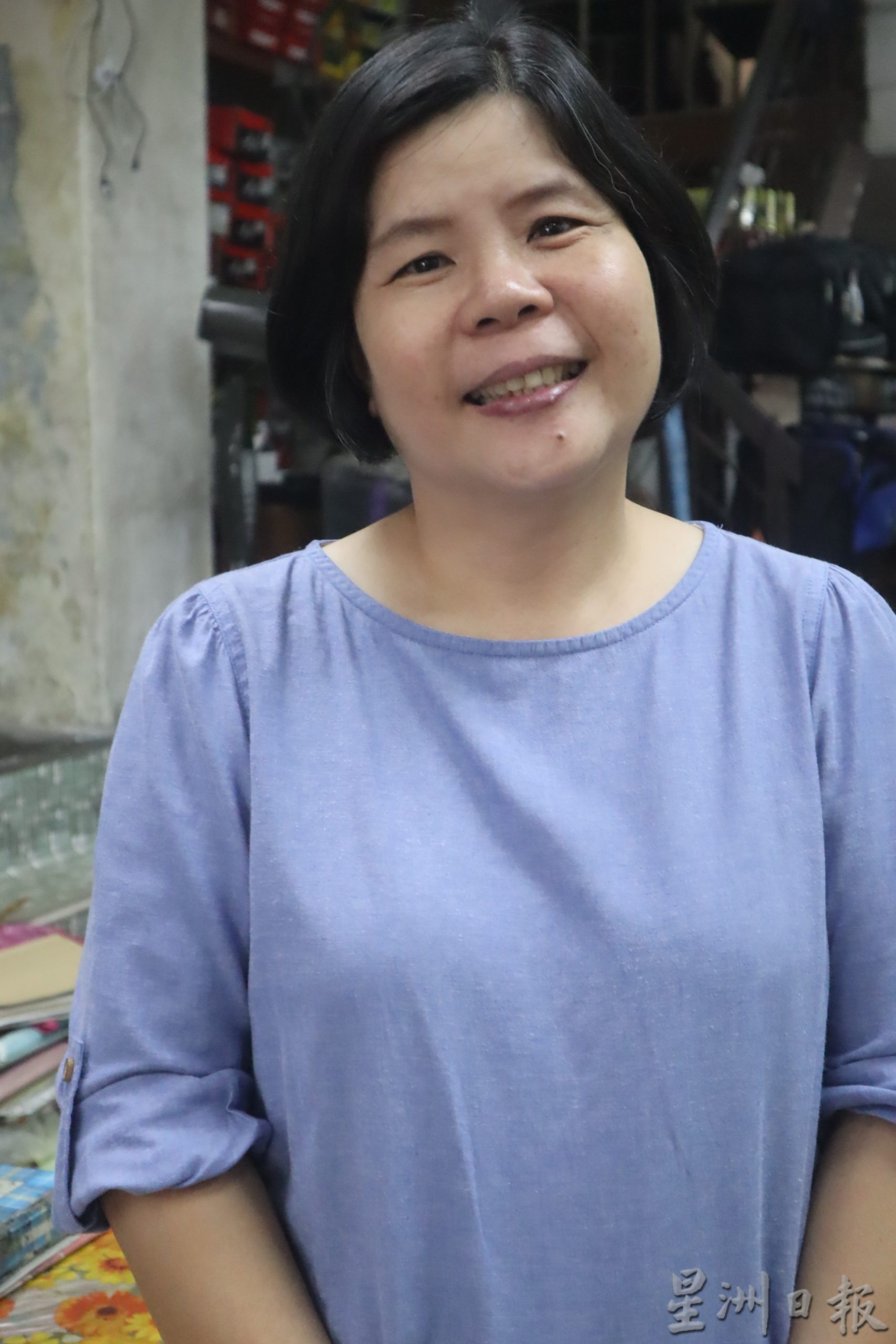 马哥打街红灯笼庆新春,商家称赞有佳节气氛。