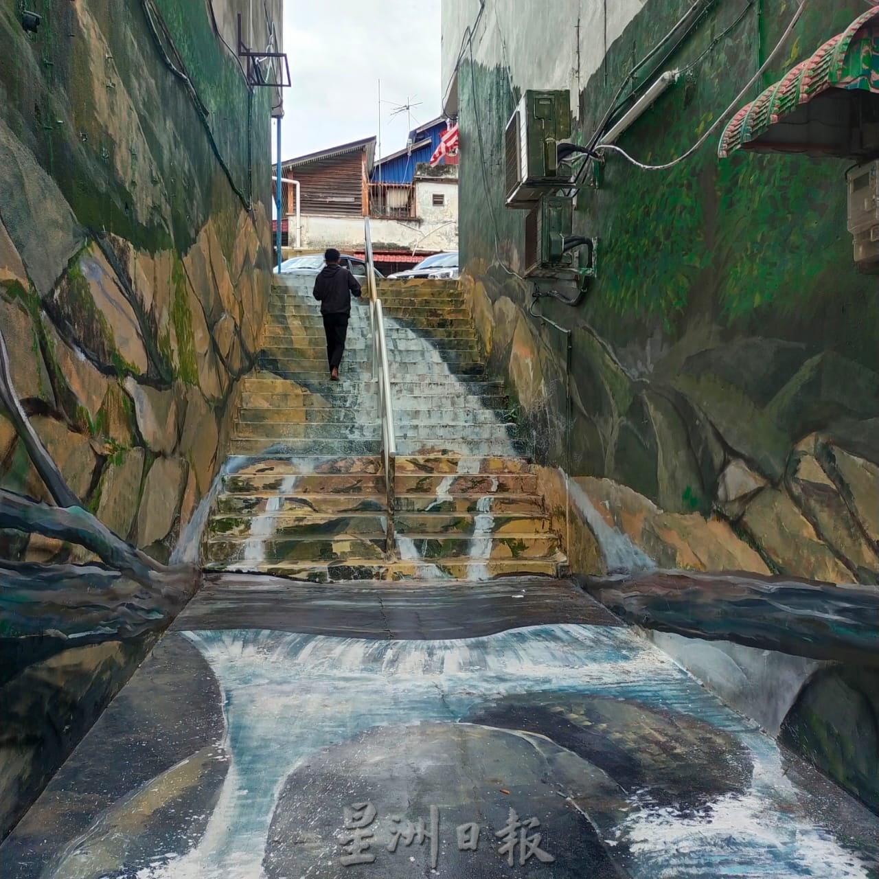 东:鲁拉士曼丹商业区后巷壁画巷竣工 成拍照打卡新地标带旺人流