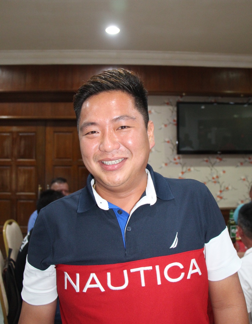 东：（重传）今年经济不景，各行各业仍然会发花红给员工